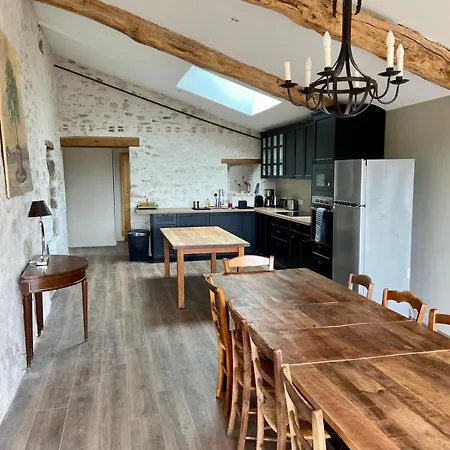Proche Puy Dufou - Les Buardieres Saint-Pierre-des-Echaubrognes Extérieur photo